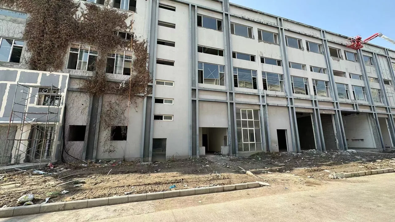 改造前的旧厂房正立面